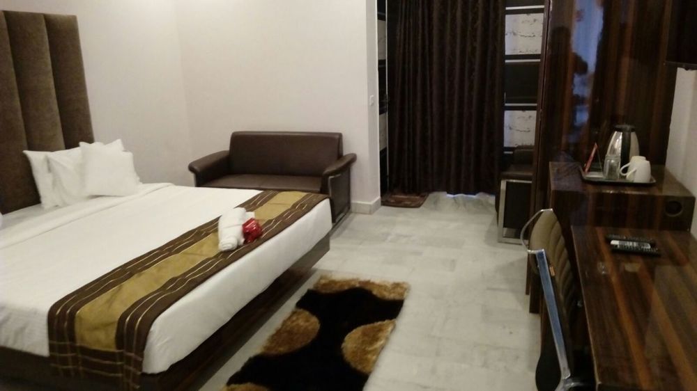 Red Carpet Hotels Noida Esterno foto