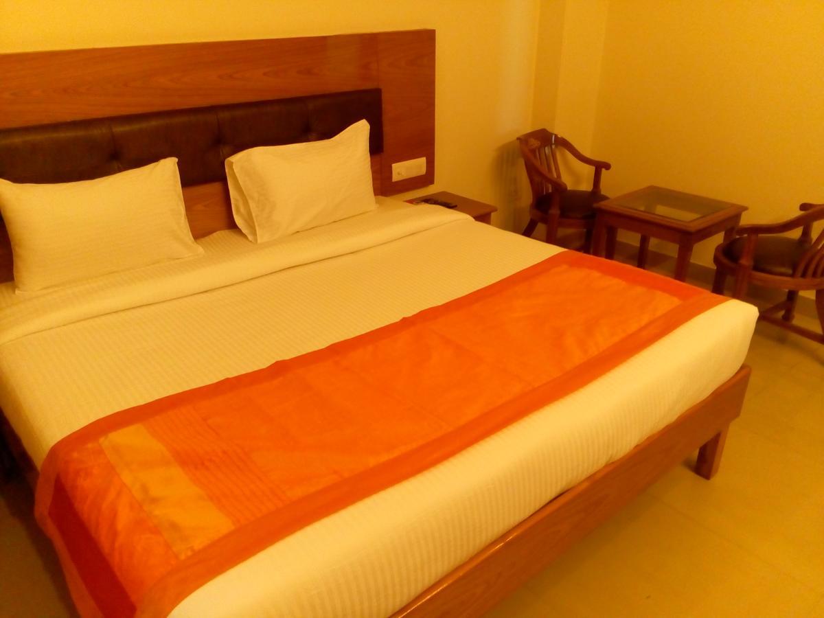 Red Carpet Hotels Noida Esterno foto