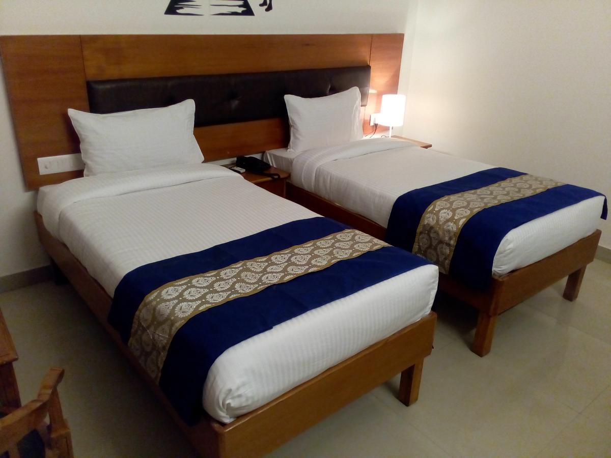 Red Carpet Hotels Noida Esterno foto